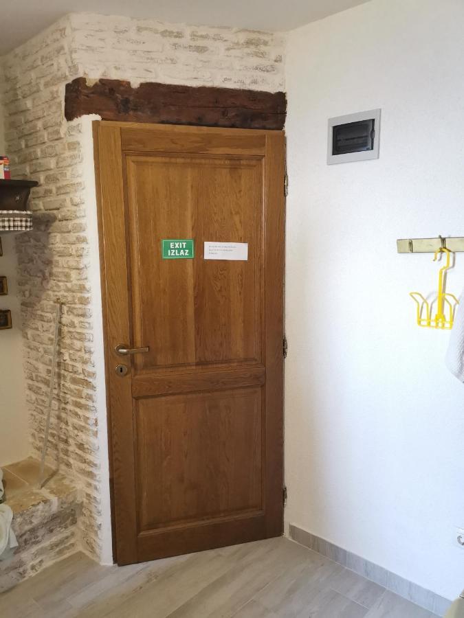 Apartment Giulio - 10Mt To The Beach ロヴィニ エクステリア 写真
