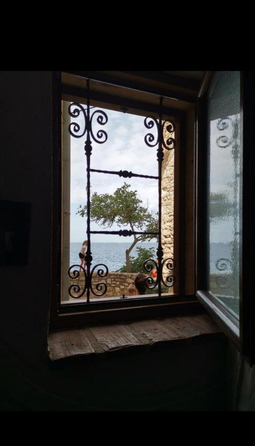 Apartment Giulio - 10Mt To The Beach ロヴィニ エクステリア 写真